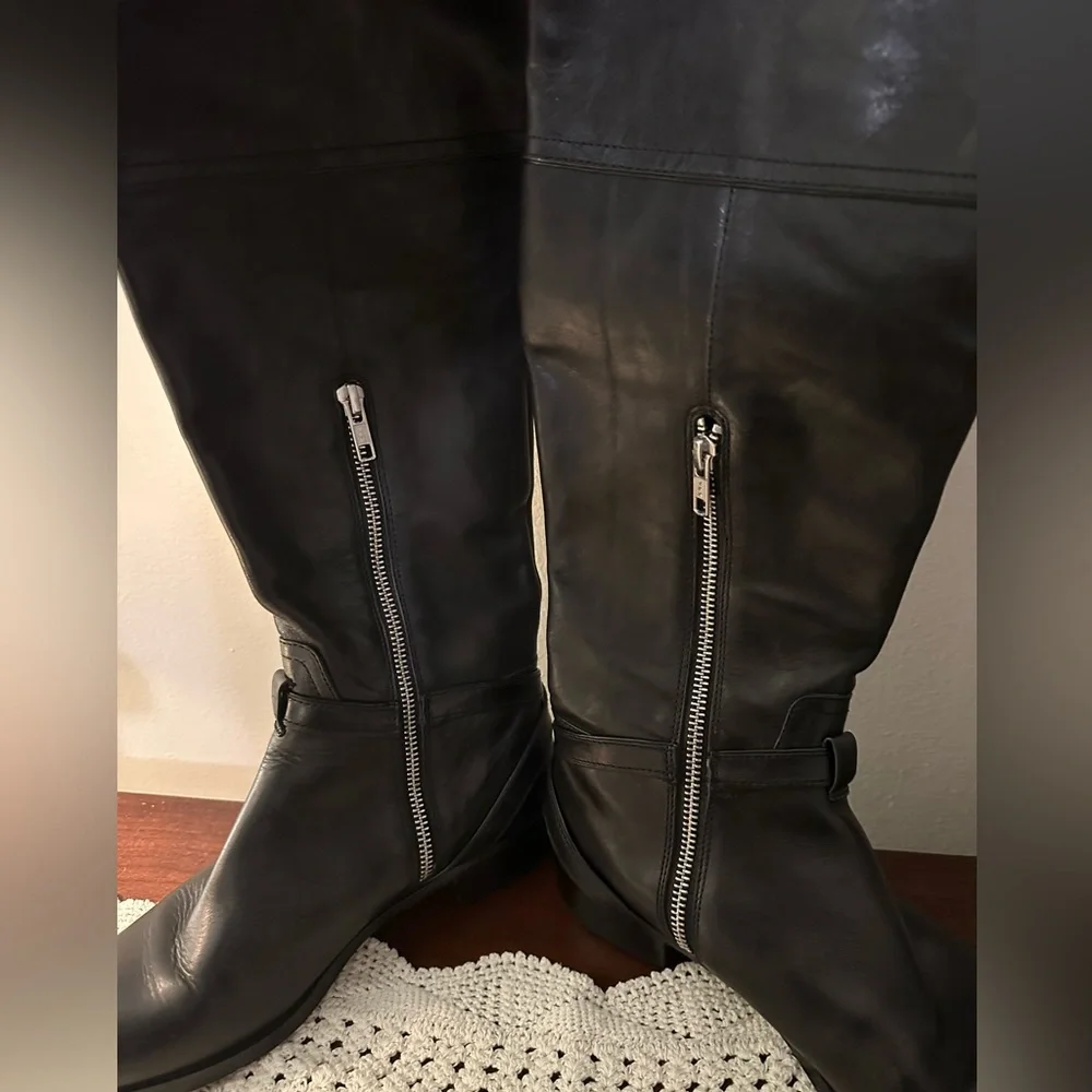 Mid-calf / knee high black Coach boots - Picture 3 of 7